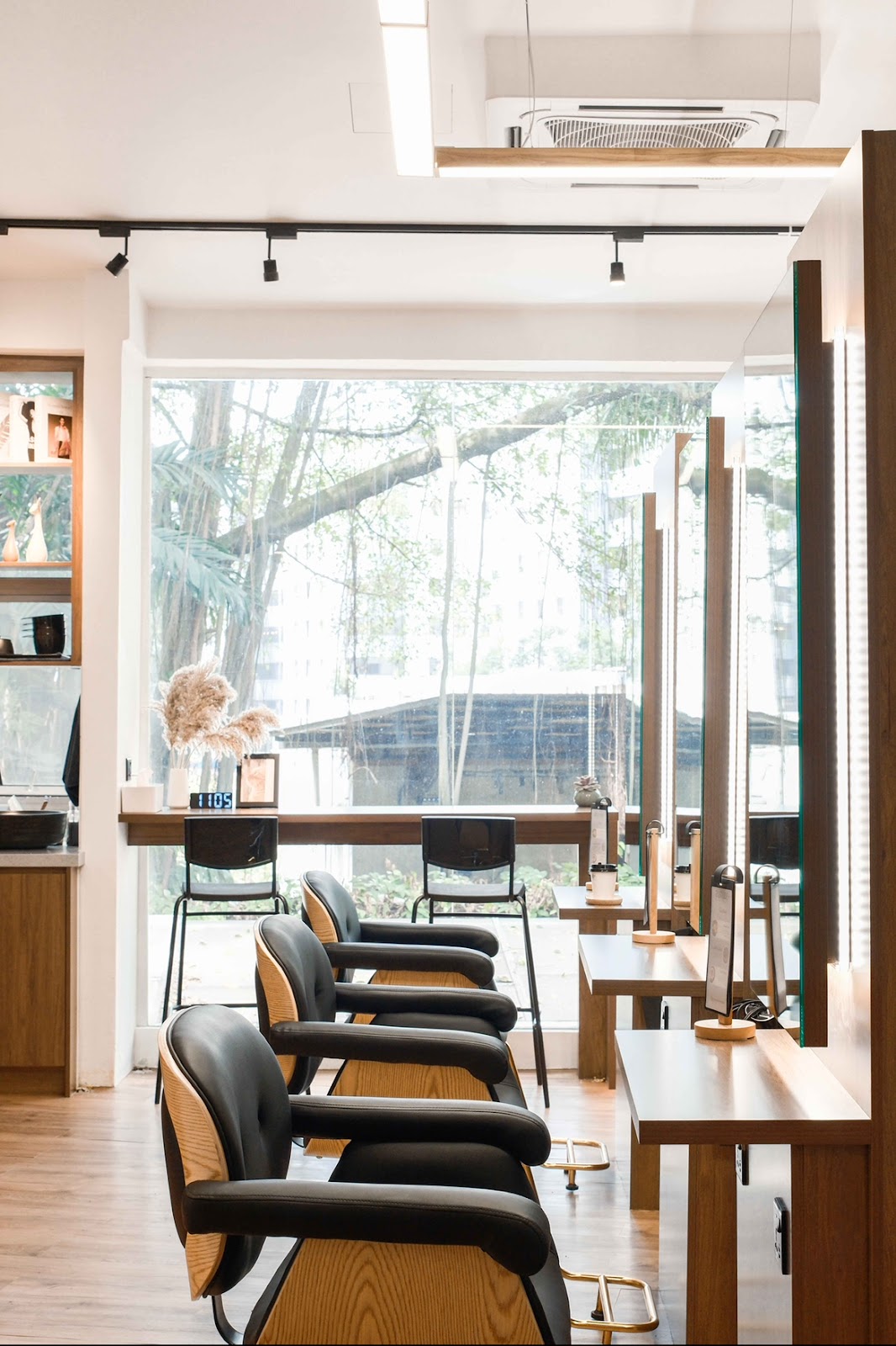 ATTITUDE PLUS HAIR STUDIO | SHOPLEX MONT KIARA
