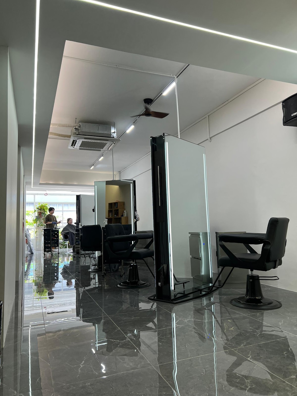 Kenjing72 Hair Studio