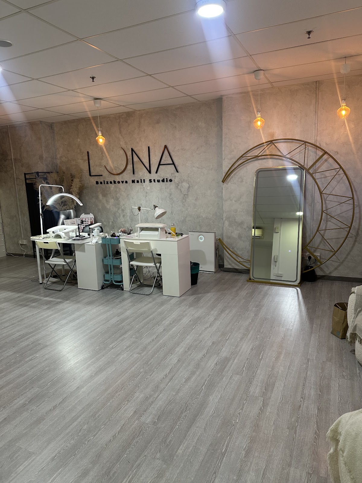 LUNA nail Studio By Baizakova