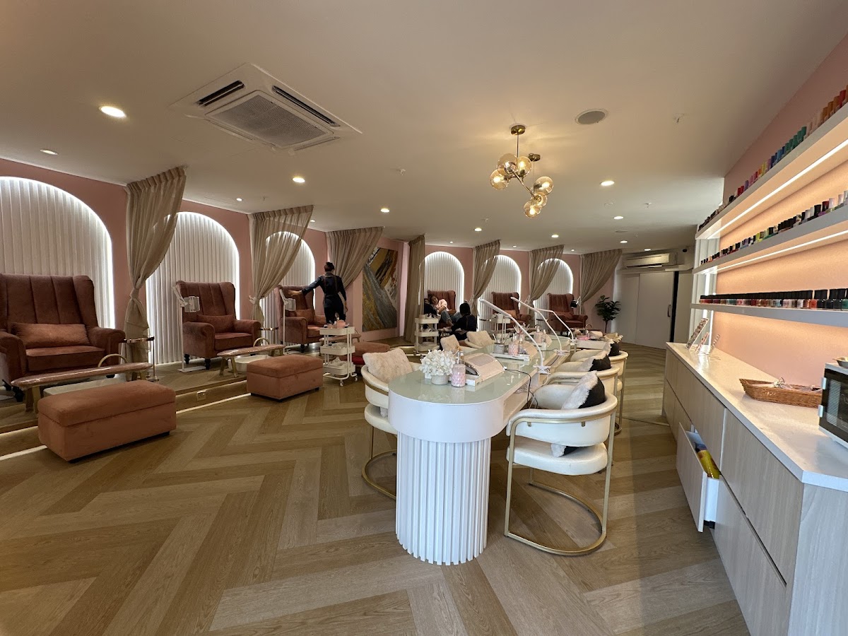 Nicola Beauty & Salon